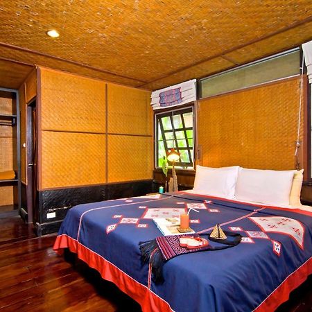 Hmong Hilltribe Lodge Маэ-Рим Экстерьер фото