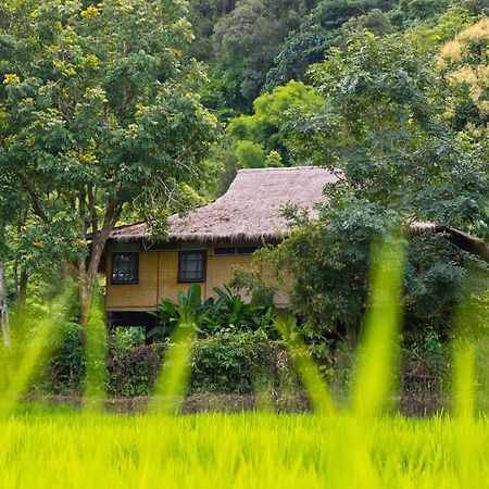 Hmong Hilltribe Lodge Маэ-Рим Экстерьер фото