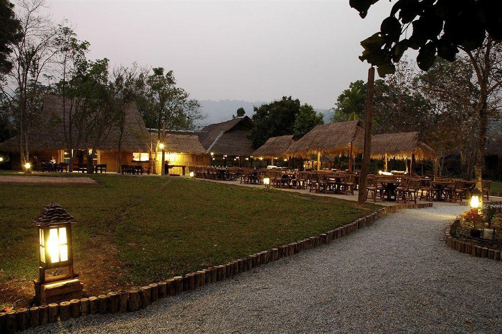 Hmong Hilltribe Lodge Маэ-Рим Экстерьер фото