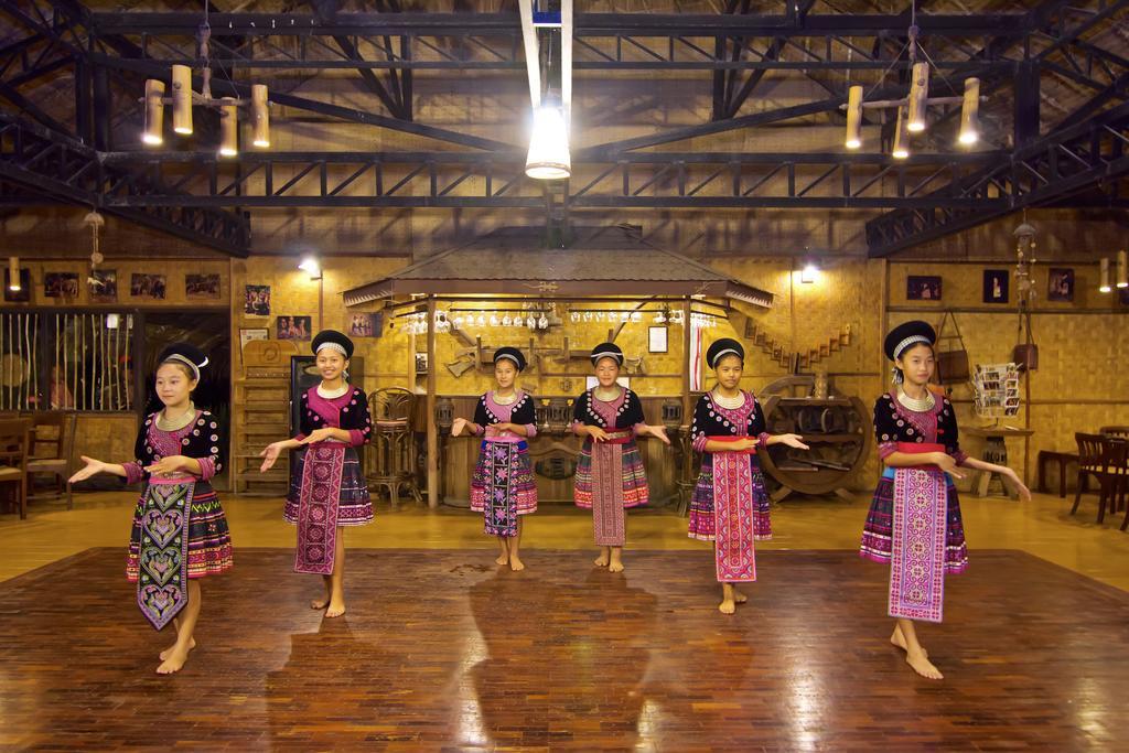 Hmong Hilltribe Lodge Маэ-Рим Экстерьер фото