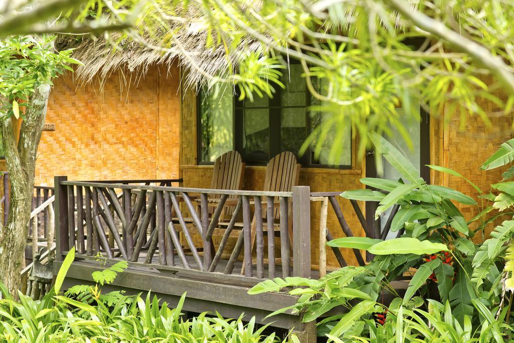 Hmong Hilltribe Lodge Маэ-Рим Экстерьер фото