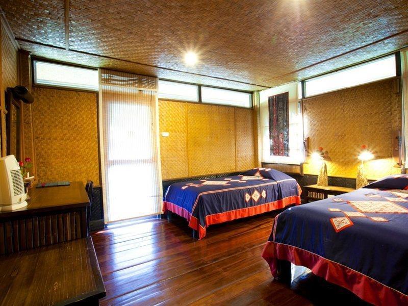 Hmong Hilltribe Lodge Маэ-Рим Экстерьер фото