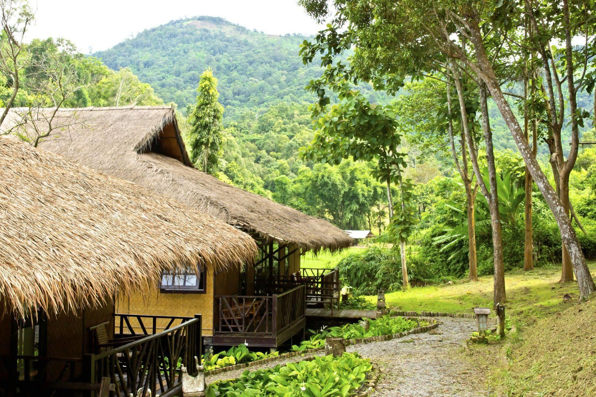Hmong Hilltribe Lodge Маэ-Рим Экстерьер фото