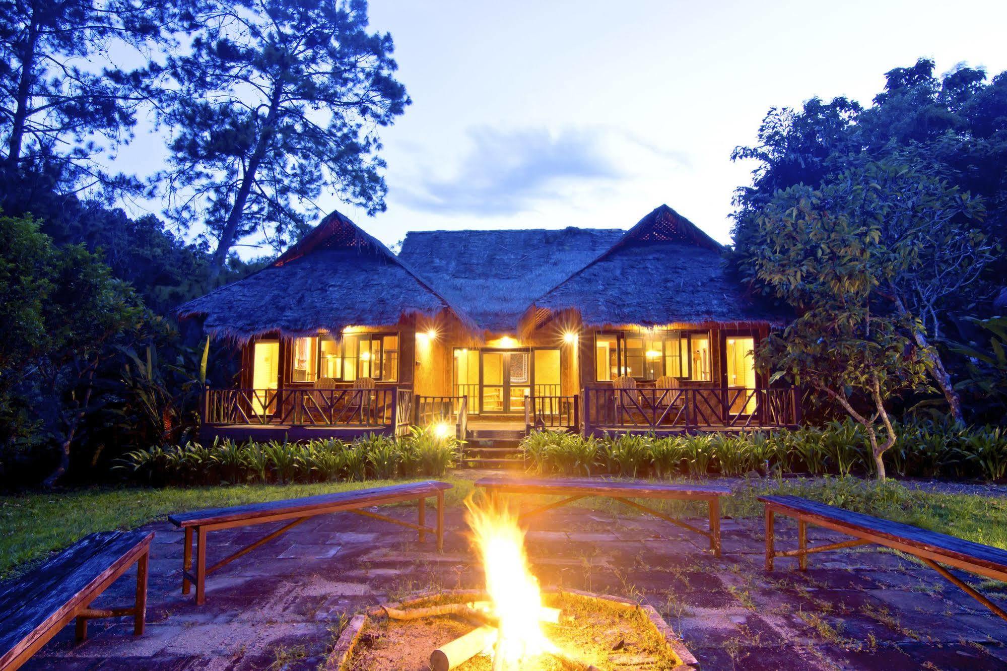 Hmong Hilltribe Lodge Маэ-Рим Экстерьер фото
