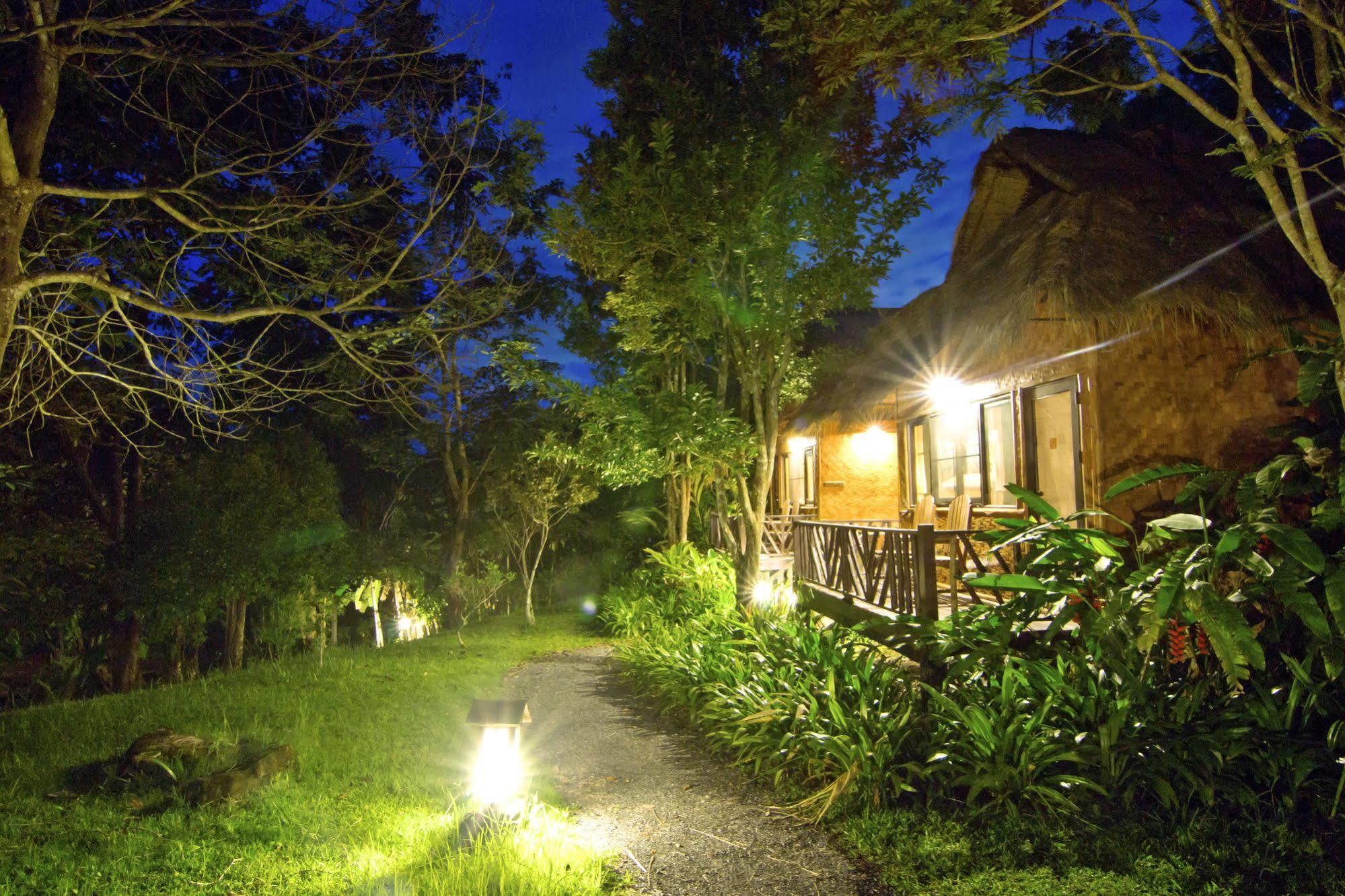 Hmong Hilltribe Lodge Маэ-Рим Экстерьер фото